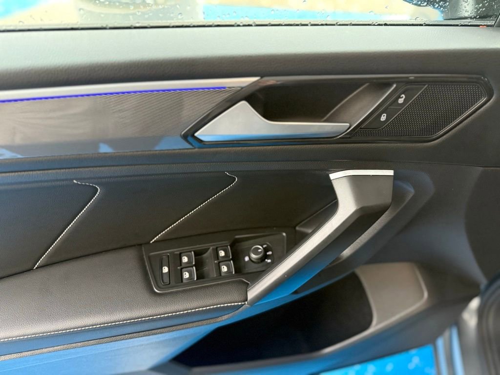 Used 2022 Volkswagen Tiguan SE R-Line image 18