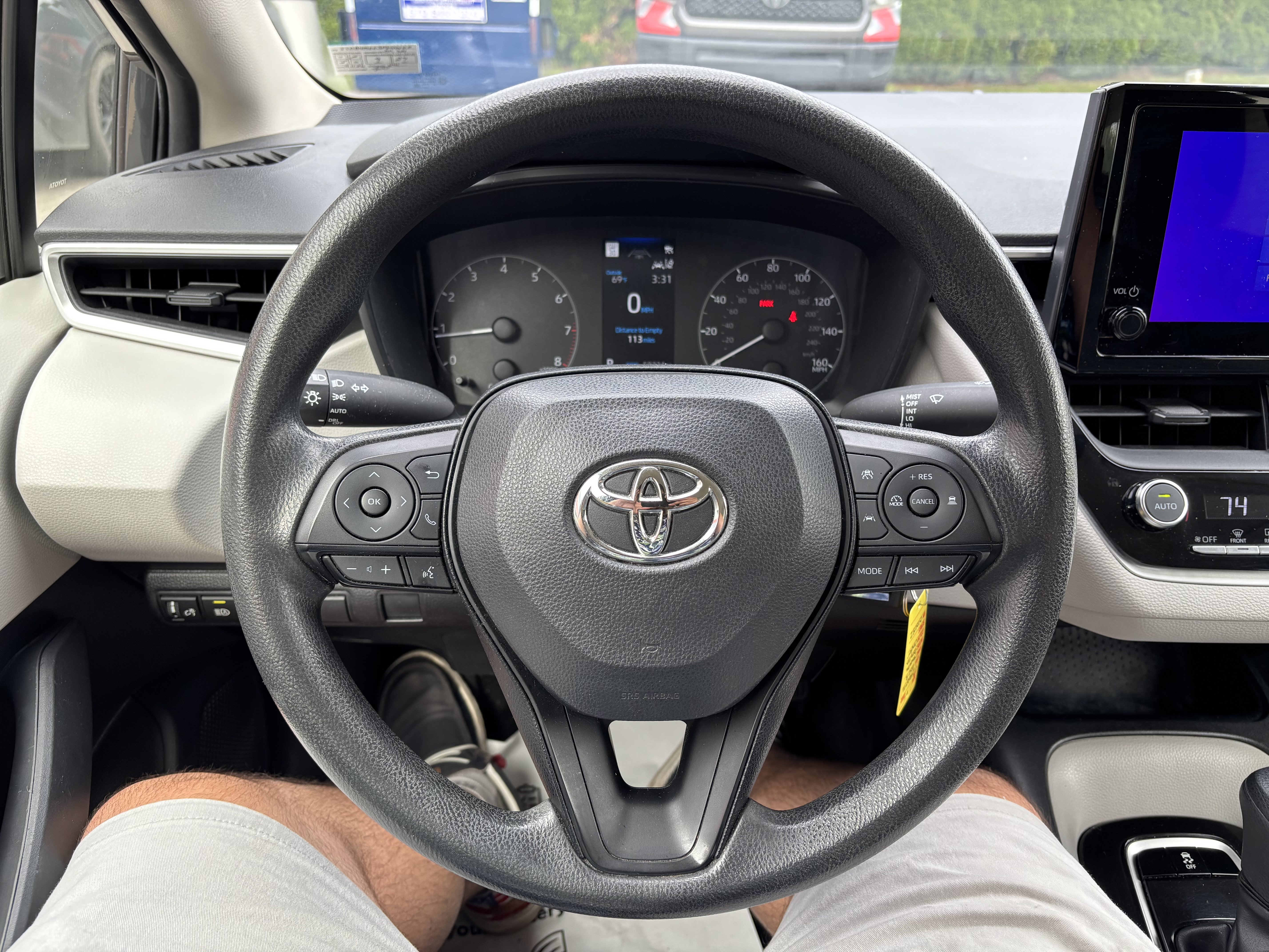 Used 2023 Toyota Corolla LE w/ Carpet Mat Package (TMS) FWD image 18