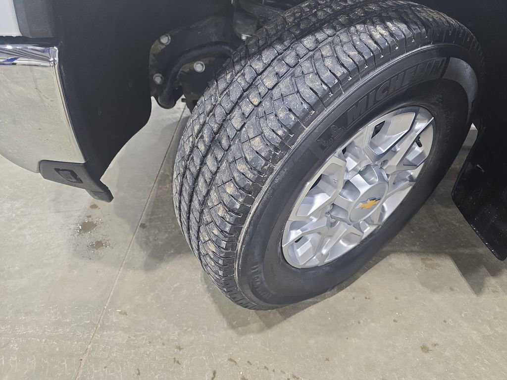 Used 2024 Chevrolet Silverado 3500 LT w/ Convenience Package image 30