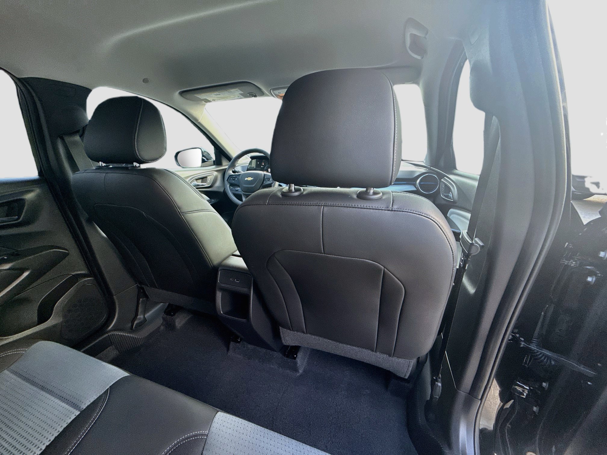 Used 2026 Chevrolet Trax LT FWD image 28