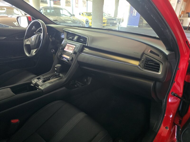 Used 2017 Honda Civic Sport image 13