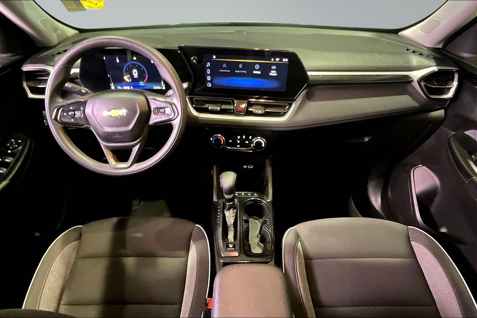 Used 2025 Chevrolet TrailBlazer LT AWD/4WD image 8