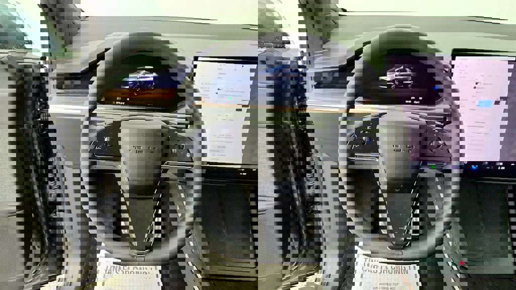 Used 2024 Tesla Model X image 12