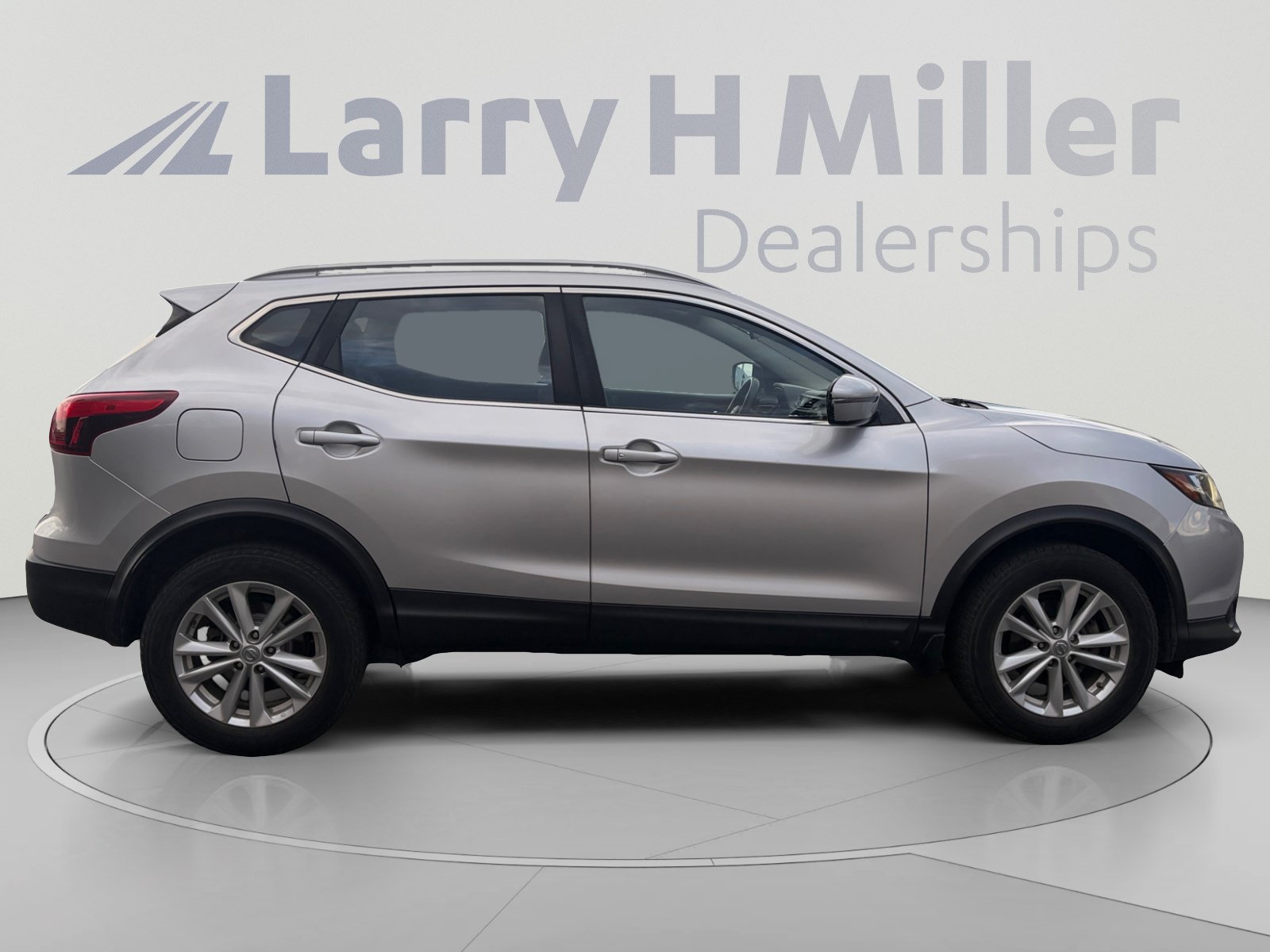 Used 2017 Nissan Rogue Sport SV FWD image 6