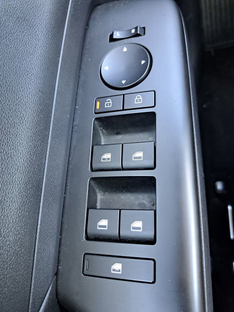 Used 2025 Hyundai Kona SEL image 15