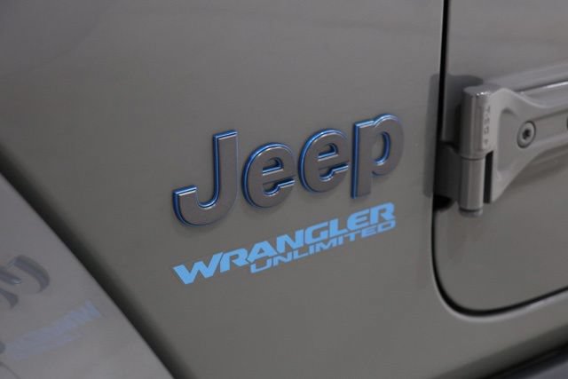 Used 2022 Jeep Wrangler Unlimited Rubicon 4xe w/ Dual Top Group AWD/4WD image 10