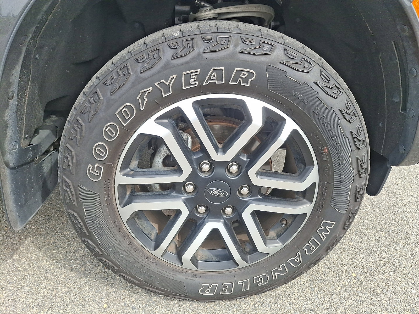 Certified 2024 Ford Ranger Lariat w/ FX4 Off-Road Package image 8