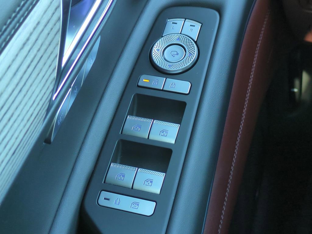 Certified 2025 Genesis GV80 3.5T Prestige image 12