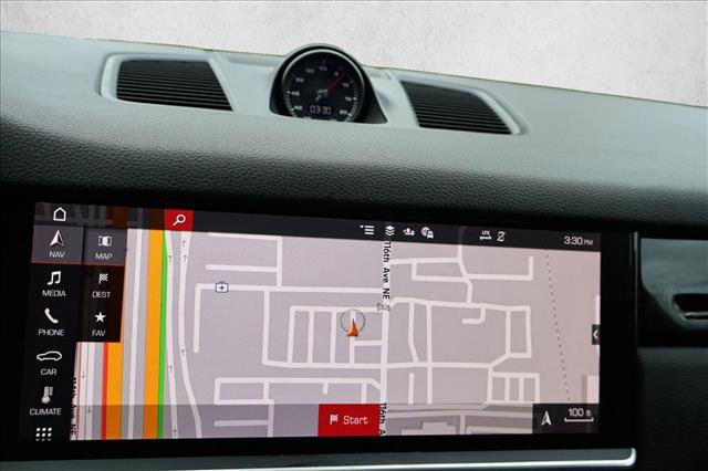 Used 2021 Porsche Cayenne S image 19