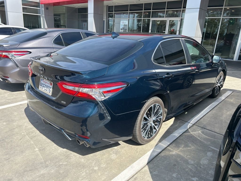 Used 2019 Toyota Camry SE w/ Carpet Mat Package image 28