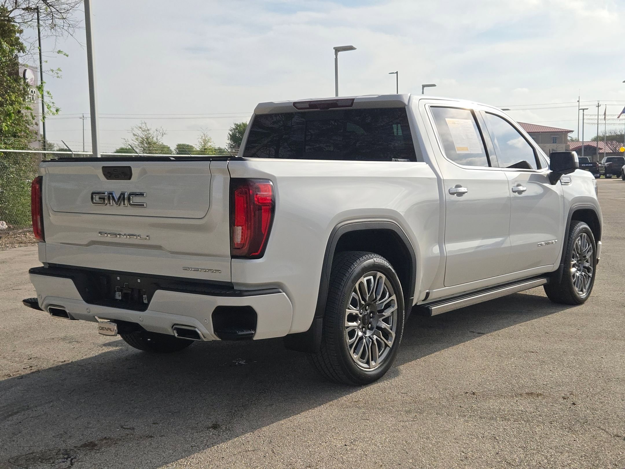 Used 2025 GMC Sierra 1500 Denali Ultimate image 3