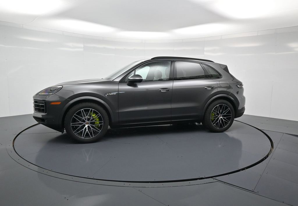 New 2026 Porsche Cayenne S image 2
