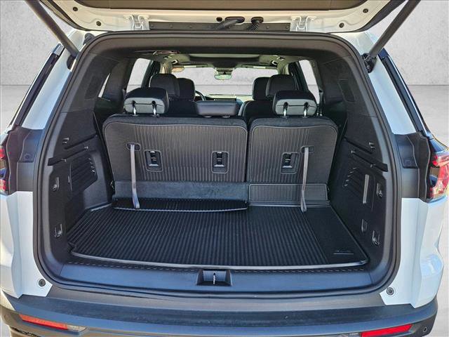 Used 2026 GMC Acadia AT4 w/ Super Cruise Package image 6