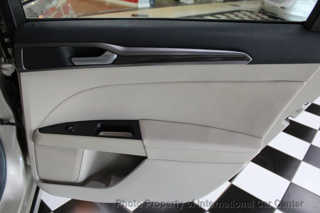 Used 2017 Ford Fusion SE image 24