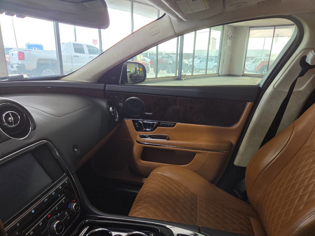 Used 2016 Jaguar XJ L Portfolio AWD/4WD image 25
