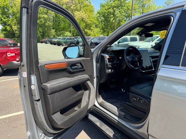 Used 2025 GMC Yukon Denali AWD/4WD image 14