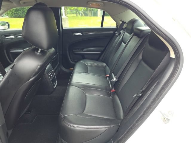 Used 2019 Chrysler 300 Touring w/ Quick Order Package 2EF RWD image 12