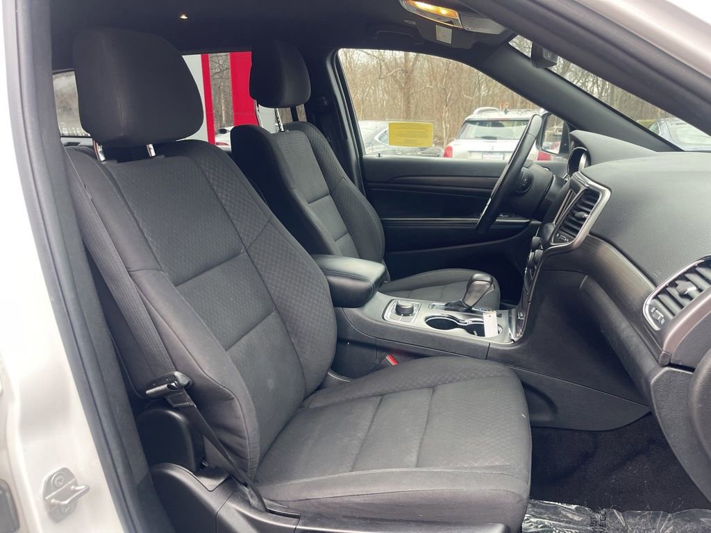 Used 2018 Jeep Grand Cherokee Laredo image 18