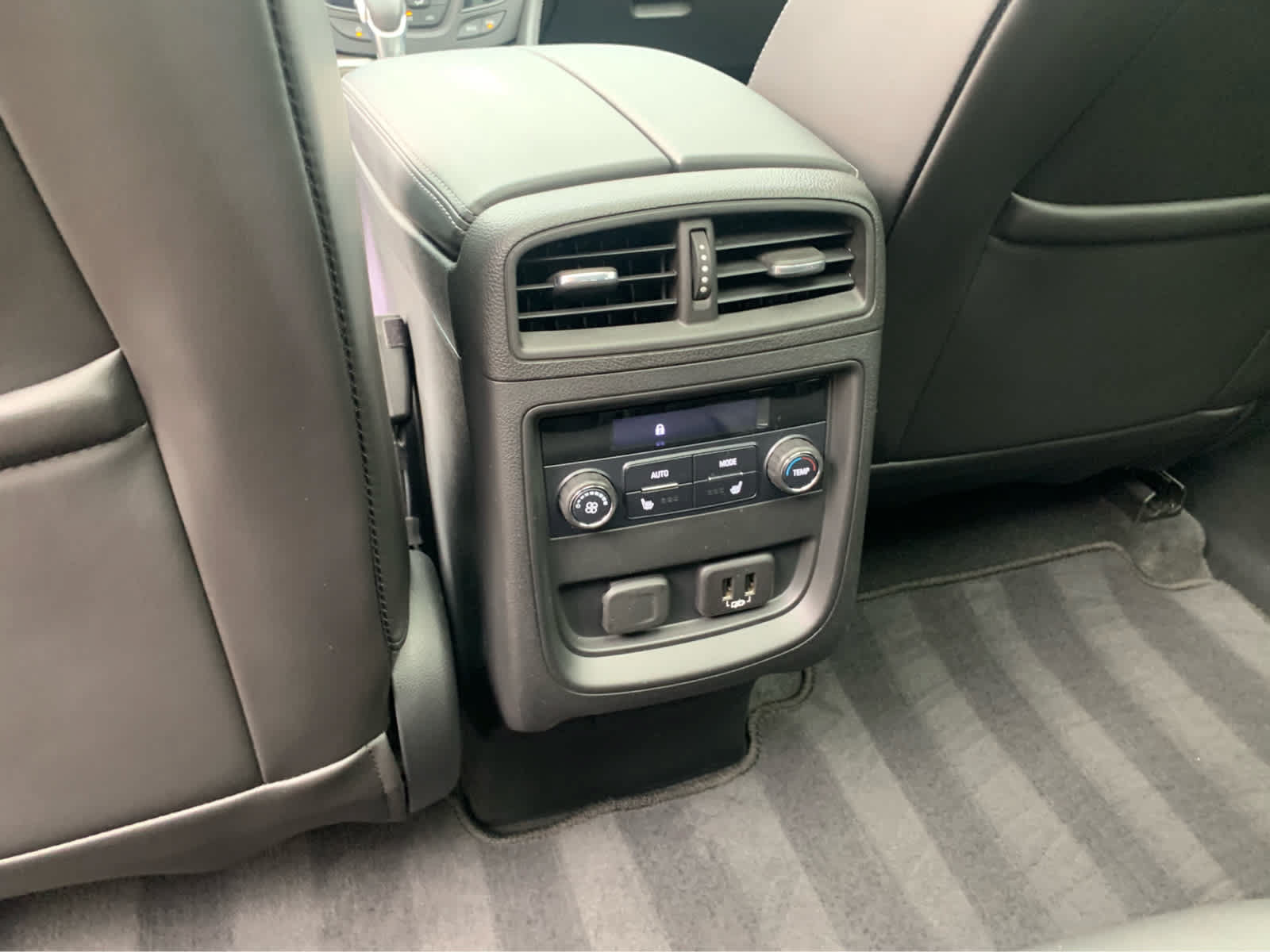 Used 2020 Buick Envision Premium AWD/4WD image 24