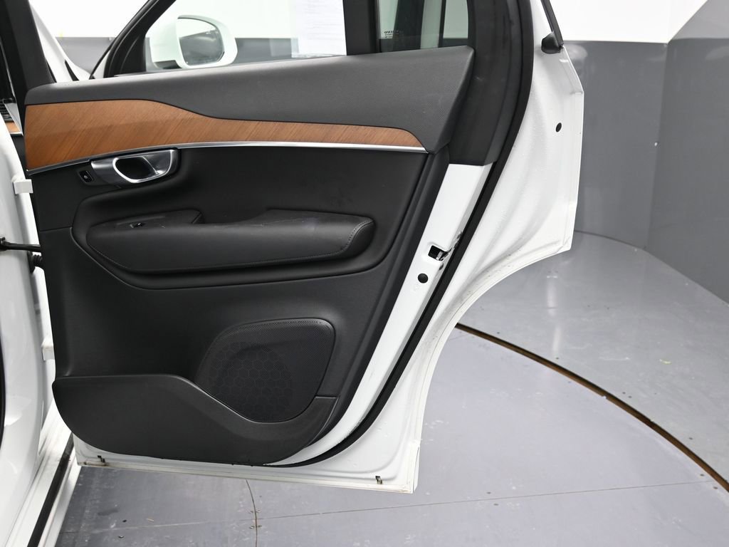 Used 2024 Volvo XC90 B5 Plus image 40