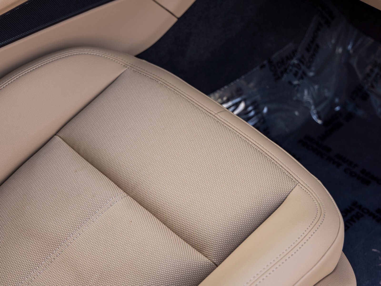 Certified 2025 Porsche Macan image 51