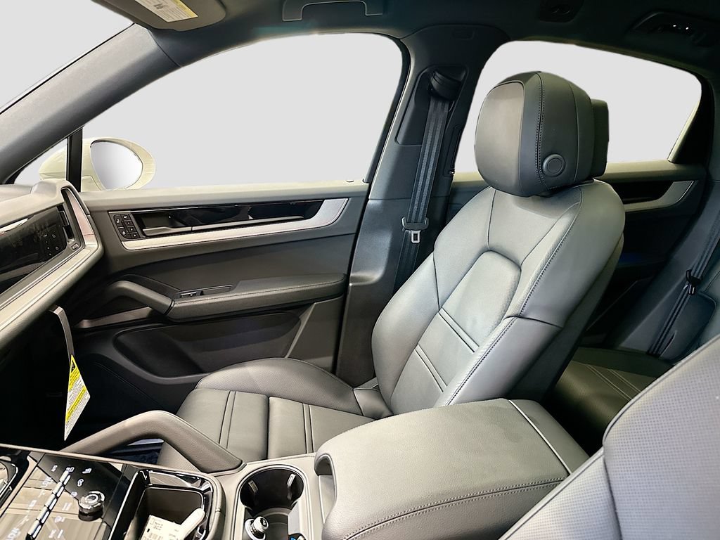 New 2026 Porsche Cayenne Coupe AWD/4WD image 26