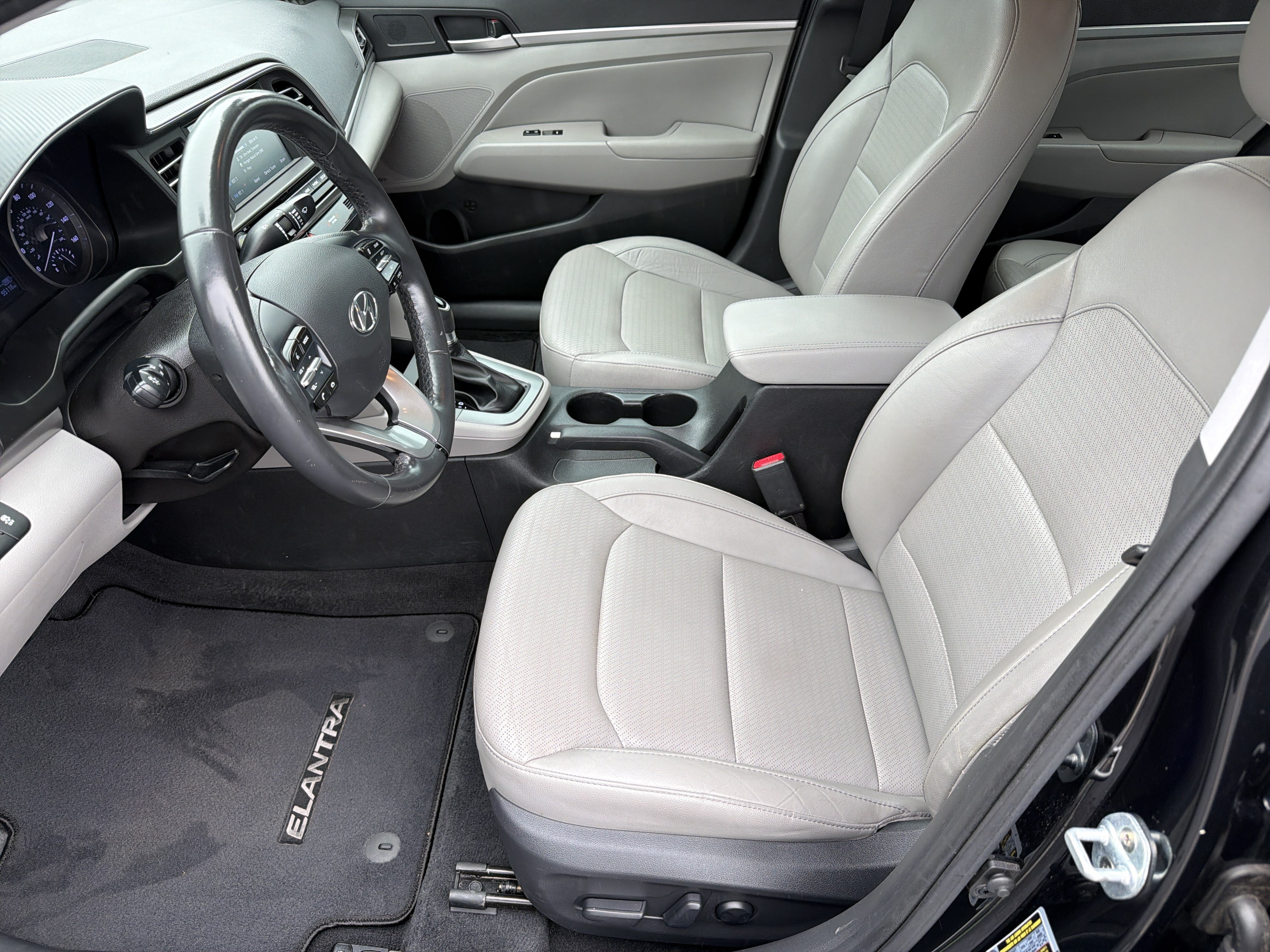 Used 2019 Hyundai Elantra Limited FWD image 2