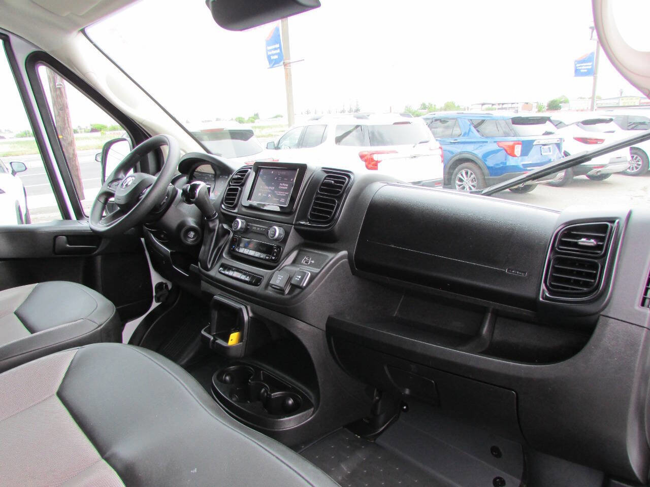 Used 2024 RAM ProMaster 2500 w/ Convenience Group FWD image 14