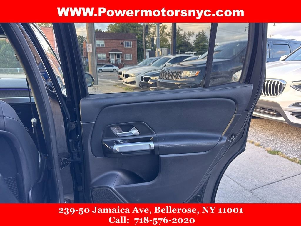 Used 2021 Mercedes-Benz GLB 250 4MATIC w/ Premium Package image 16