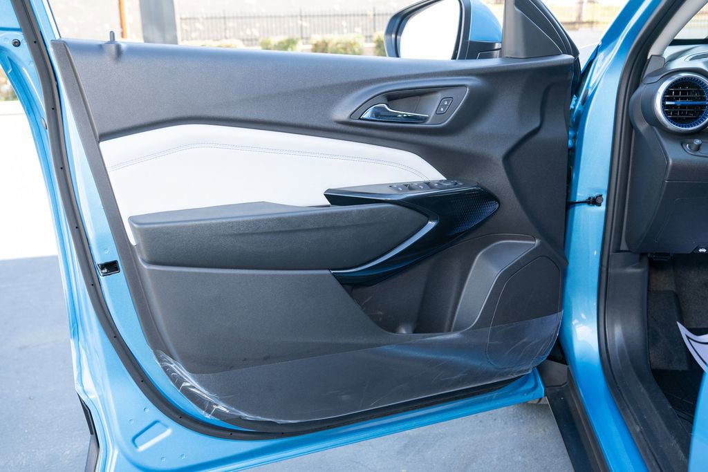 Used 2026 Chevrolet Trax LT w/ LT Convenience Package FWD image 20