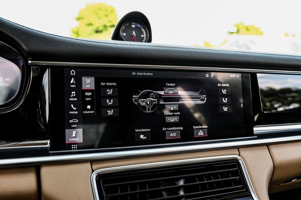 Used 2018 Porsche Panamera 4 image 38