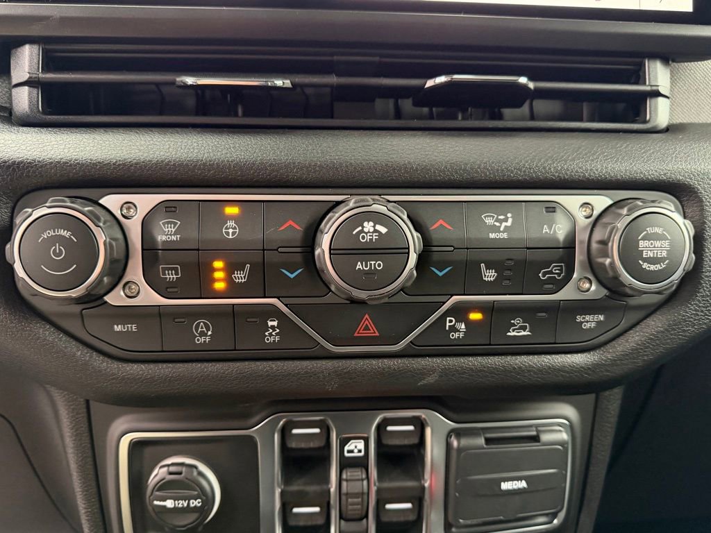 New 2026 Jeep Gladiator Sport AWD/4WD image 18