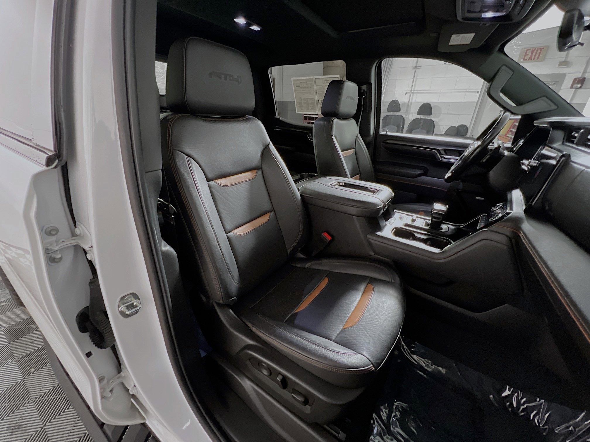 Used 2022 GMC Sierra 1500 AT4 w/ AT4 Premium Package image 31