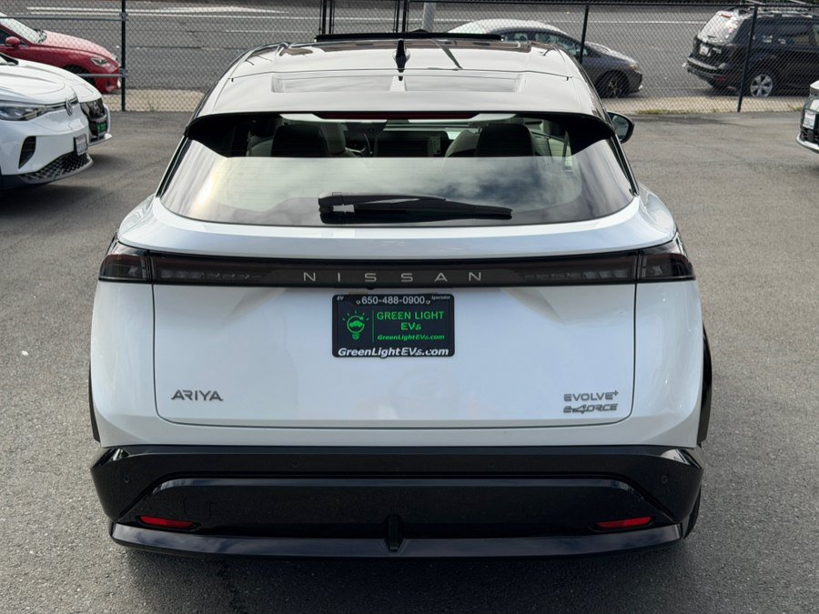 Used 2024 Nissan Ariya AWD image 6