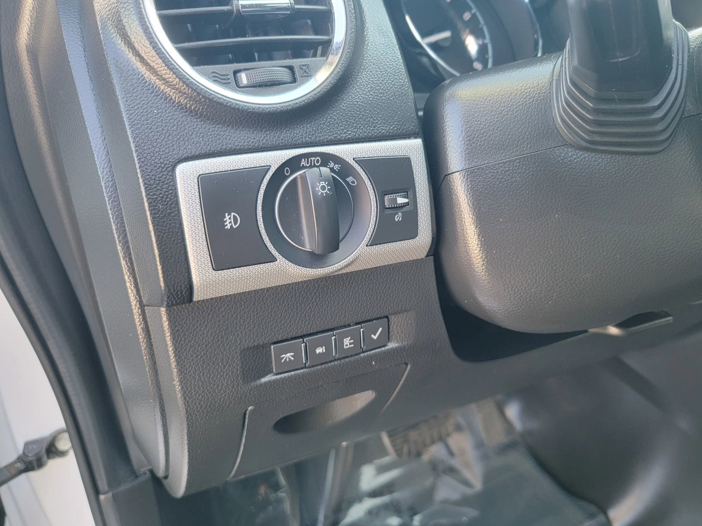 Used 2012 Chevrolet Captiva Sport LT w/ Convenience Package image 10