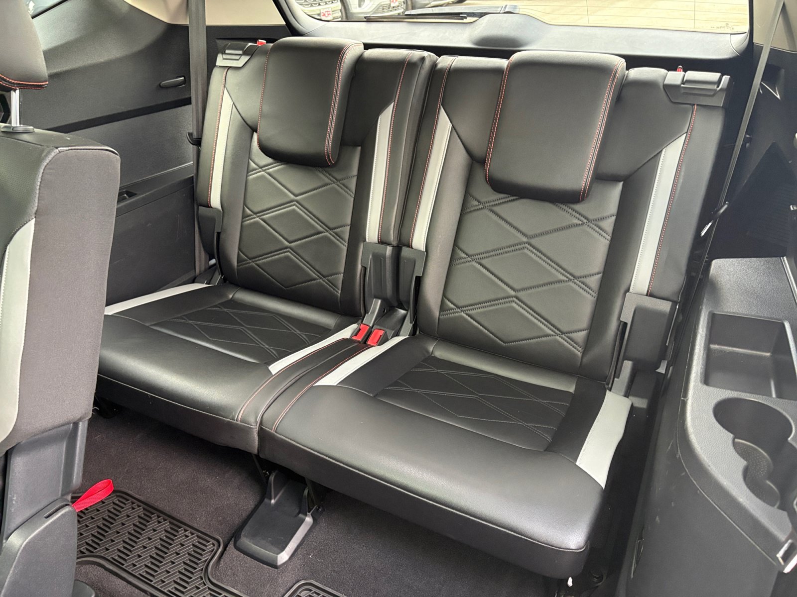 Certified 2024 Volkswagen Atlas Peak Edition SE AWD/4WD image 21