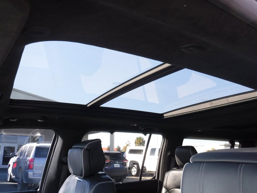 Used 2023 Jeep Grand Wagoneer L Series II image 25