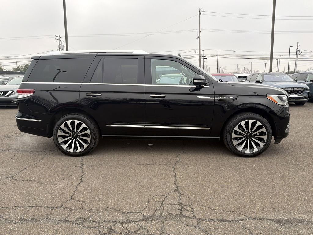 Certified 2024 Lincoln Navigator Reserve image 6