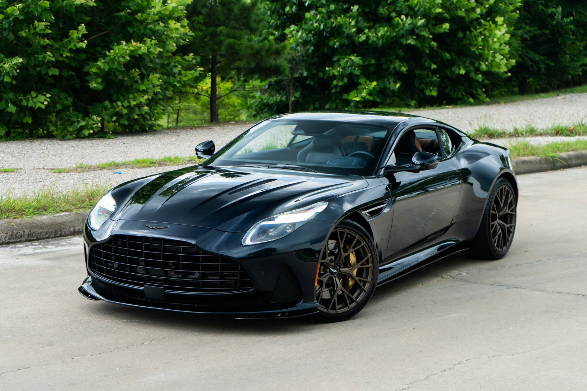 Used 2024 Aston Martin DB12 Coupe RWD image 29