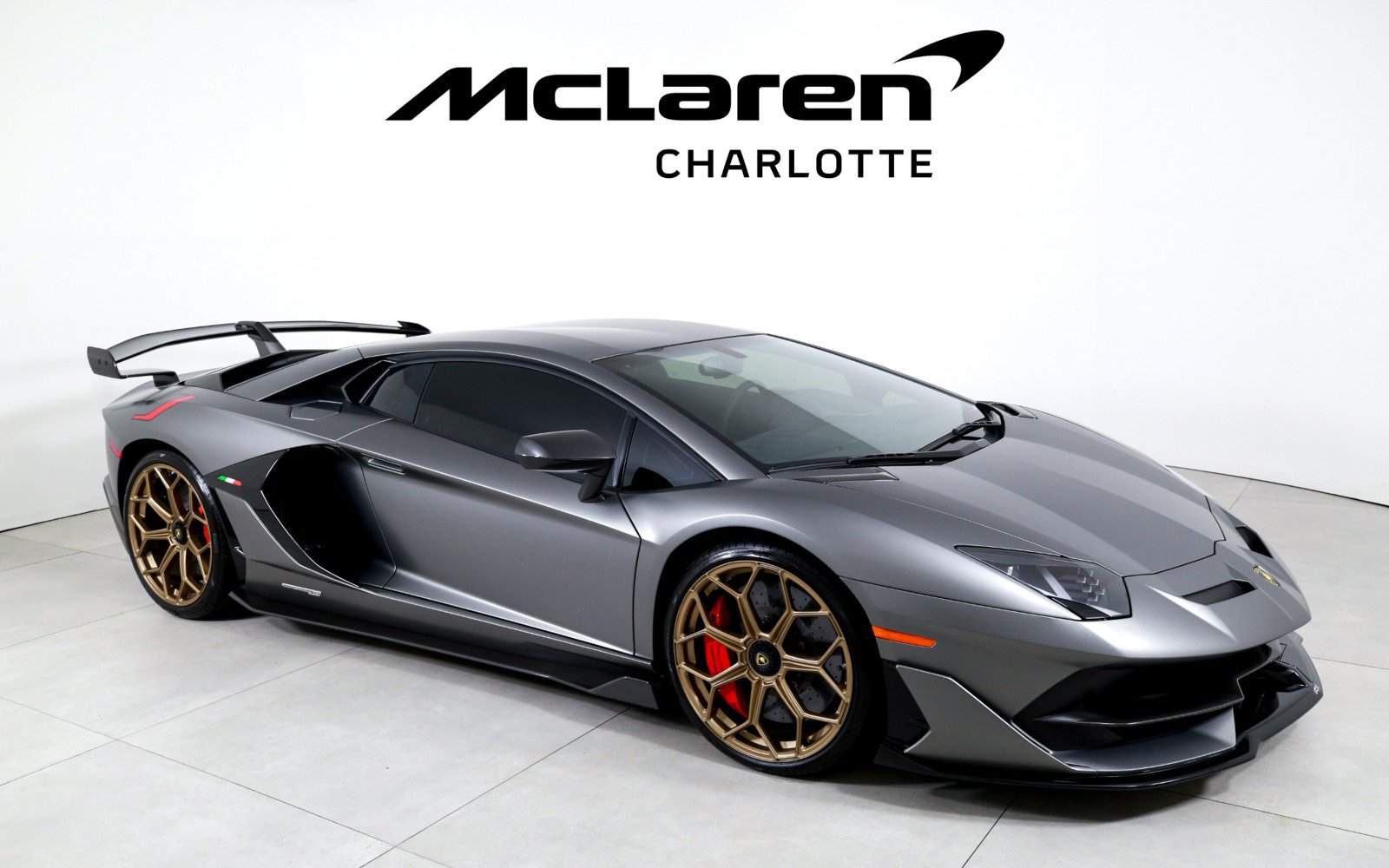 Used 2020 Lamborghini Aventador SVJ AWD/4WD image 2