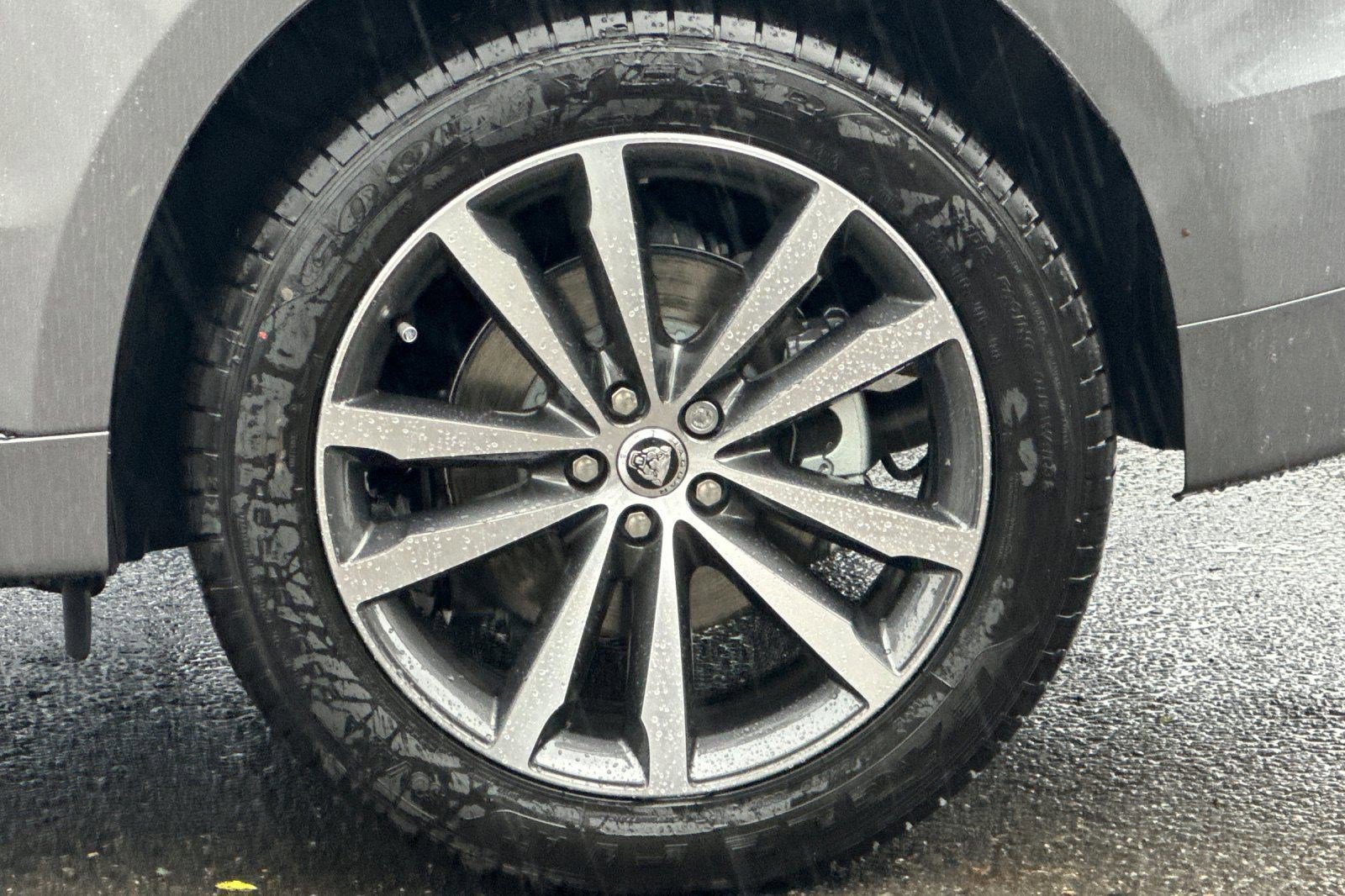 New 2026 Jaguar F-PACE R-Dynamic S image 11