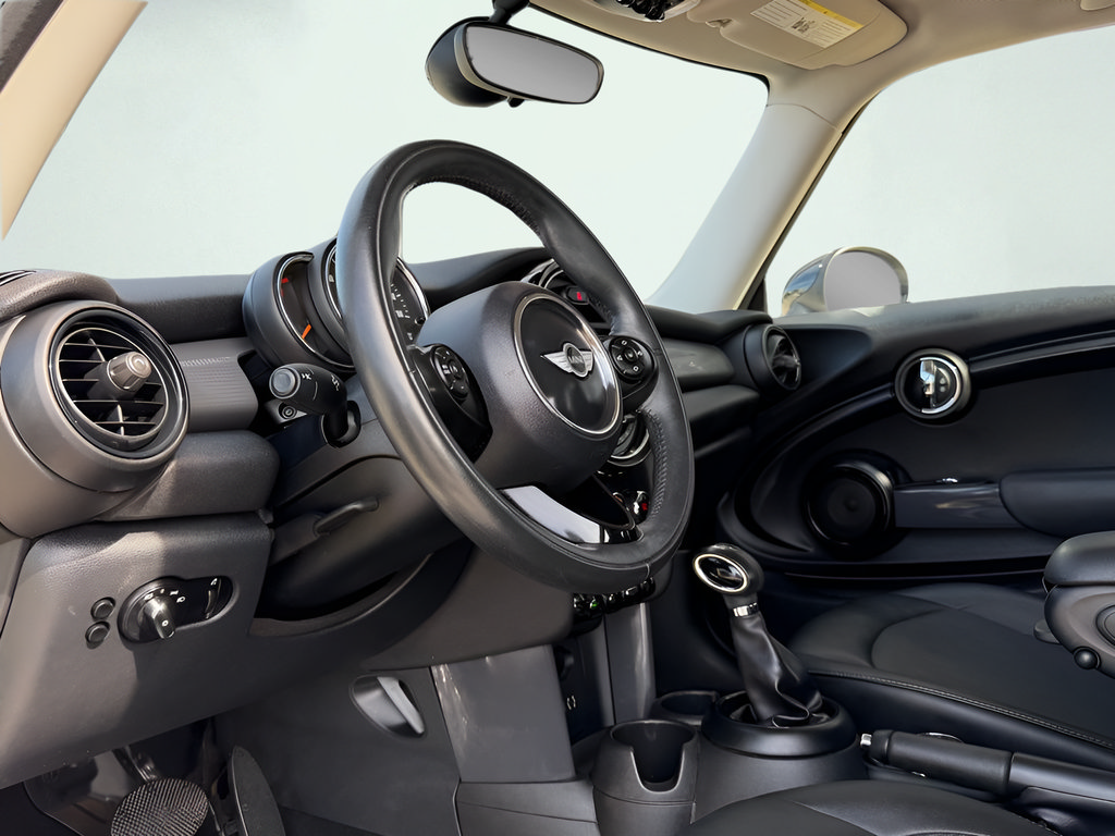 Used 2018 MINI Cooper 2-Door Hardtop FWD image 2