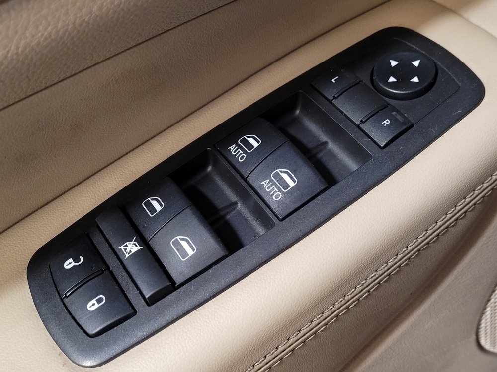 Used 2016 Jeep Grand Cherokee Limited image 27