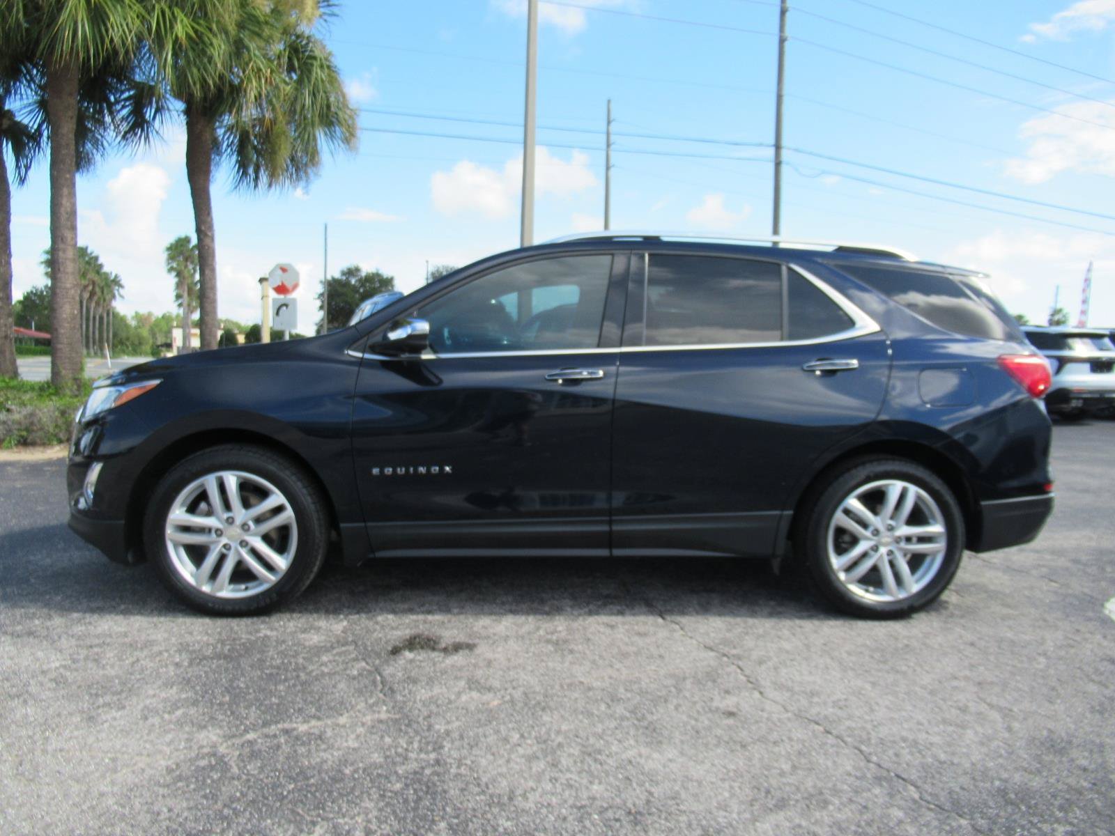 Used 2020 Chevrolet Equinox Premier FWD image 2