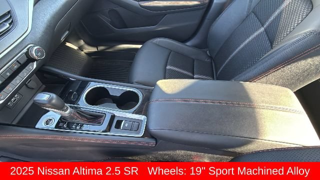 Used 2025 Nissan Altima 2.5 SR AWD/4WD image 13
