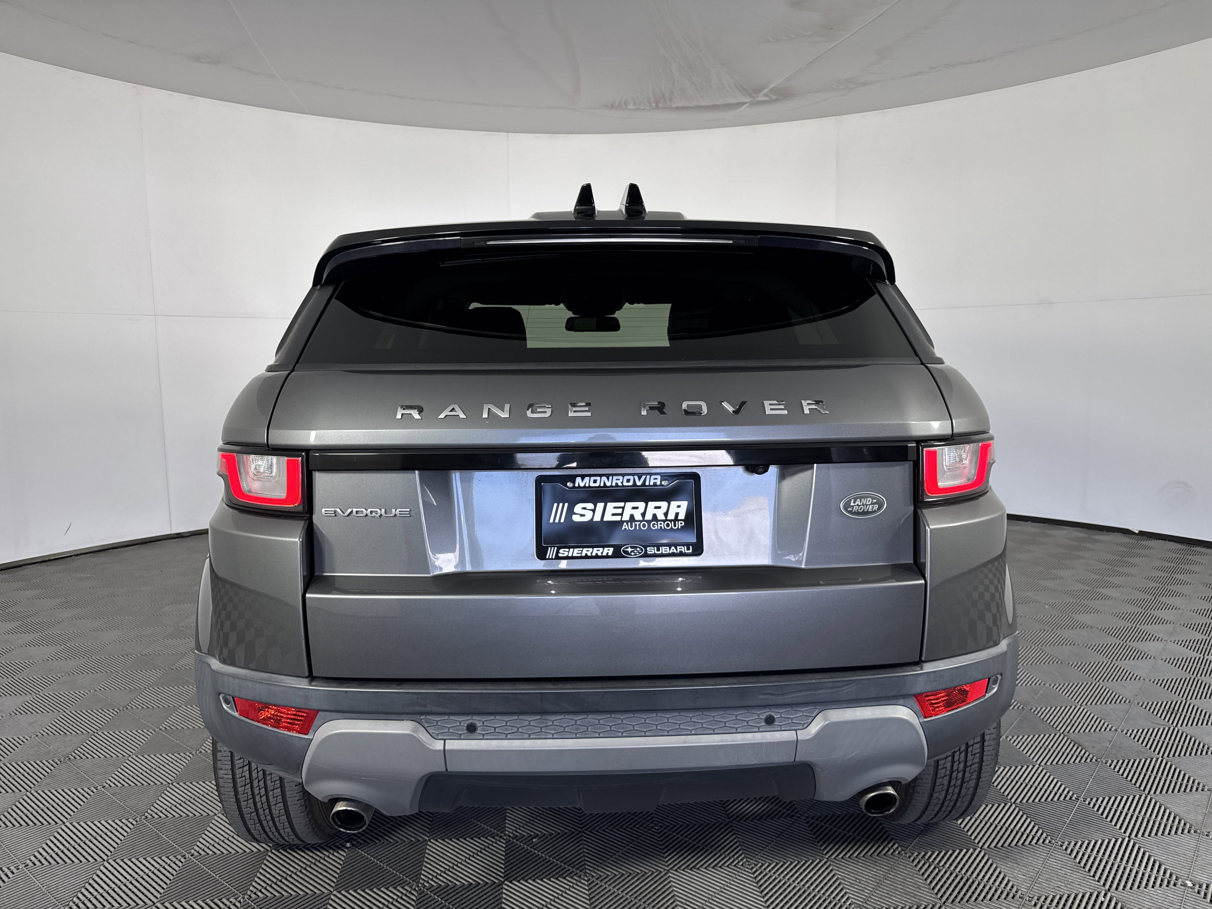 Used 2019 Land Rover Range Rover Evoque SE Premium AWD/4WD image 5
