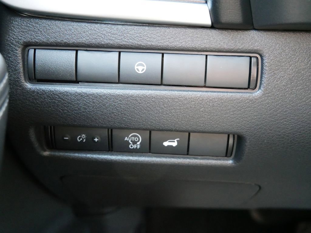 Used 2025 Nissan Rogue SV AWD/4WD image 31
