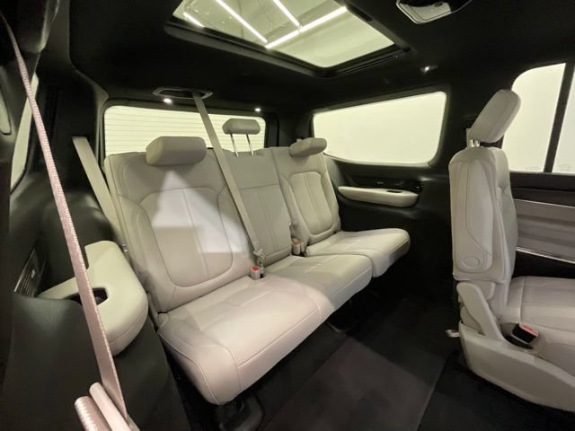 New 2026 Jeep Grand Wagoneer Summit w/ Rear Seat Video Group I AWD/4WD image 27