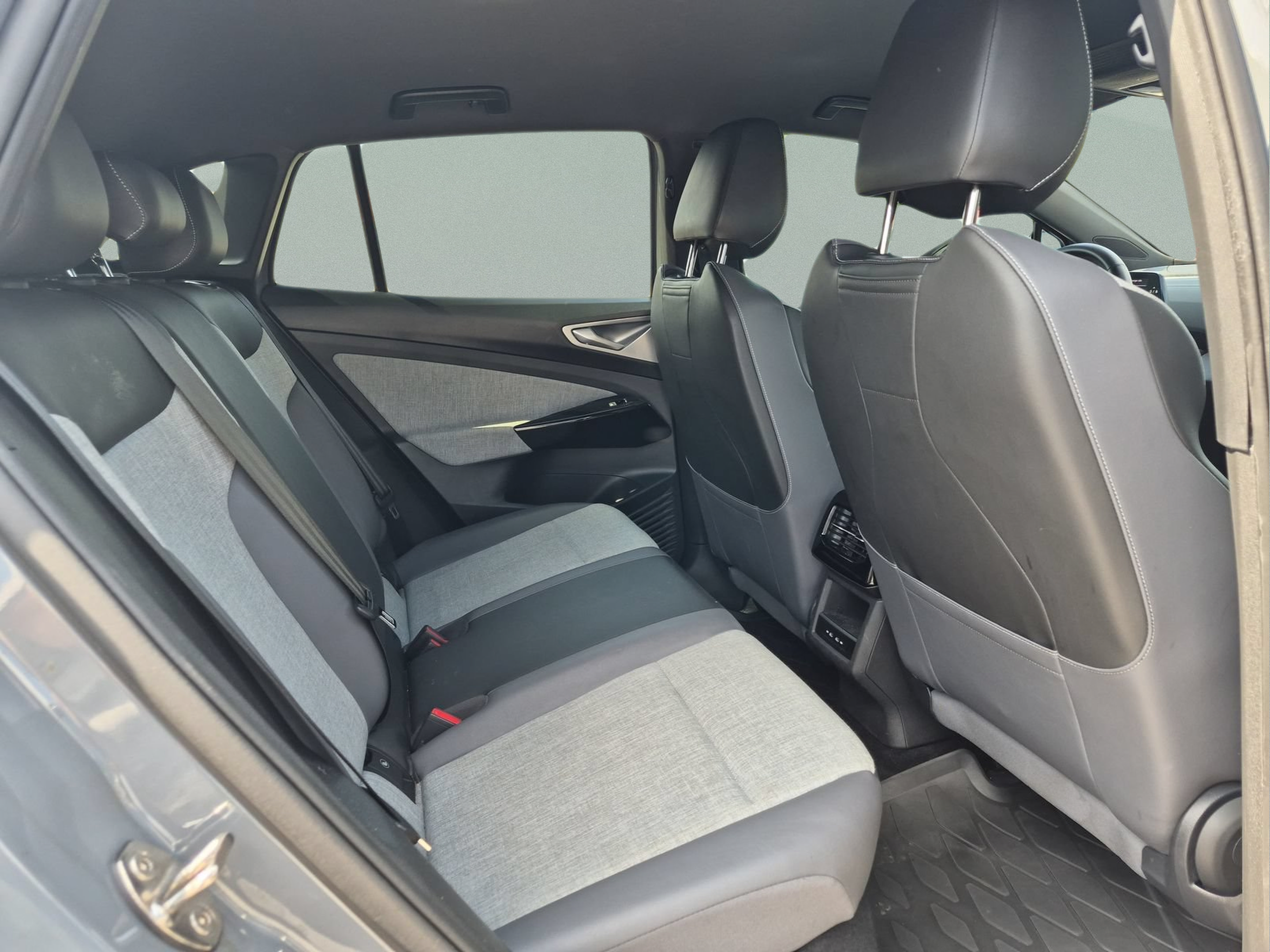 Used 2024 Volkswagen ID.4 Pro RWD image 18