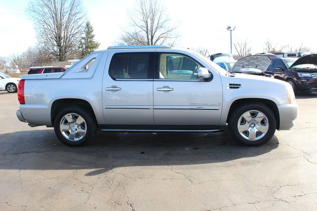 Used 2007 Cadillac Escalade EXT w/ Information Package image 8
